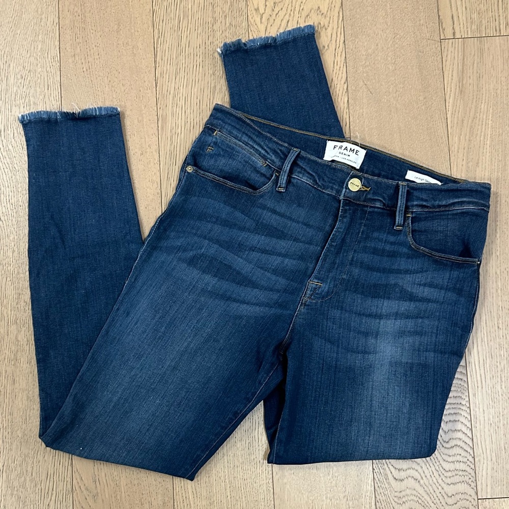 Frame Le High Skinny jeans with frayed triangle cut hems size 28
